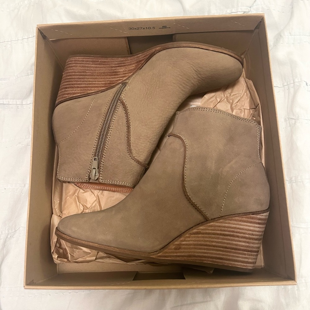 Lucky Brand Women's Tan Wedge Ankle Boots